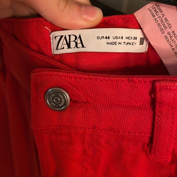 Zara Jeans (red, size 8, 4 buttons) - Picture 3 of 6